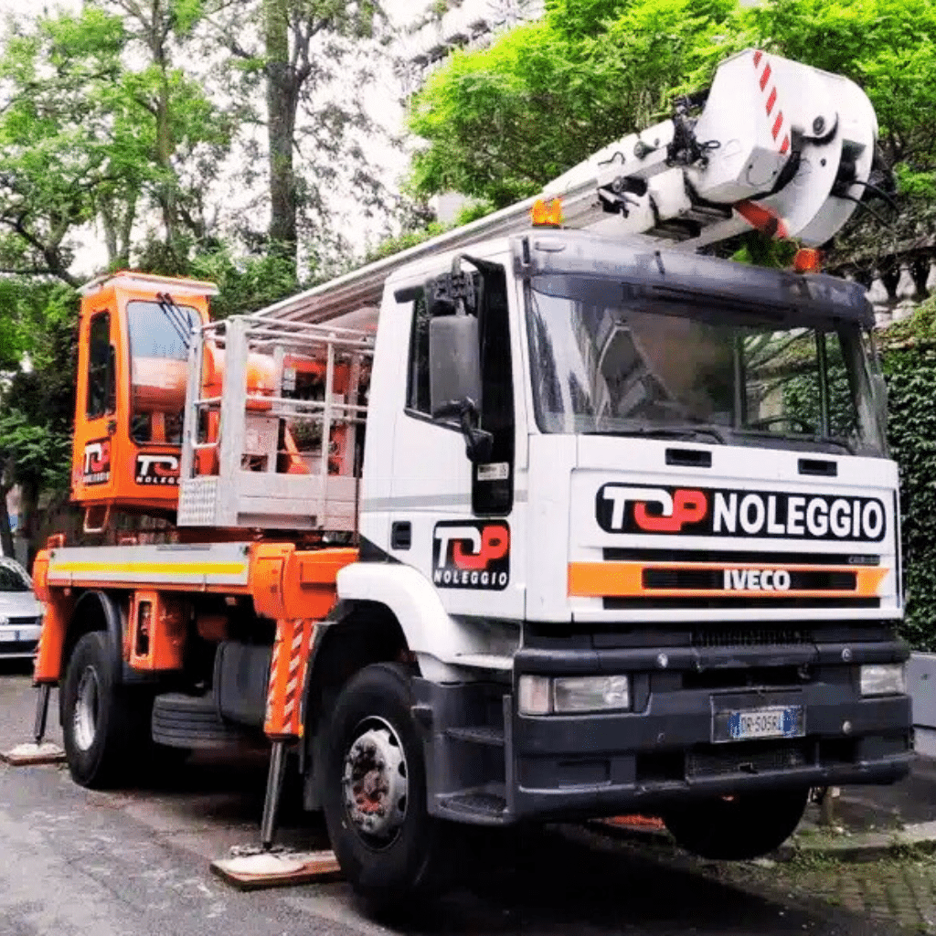 Piattaforma aerea 29 metri Top Noleggio in lavoro