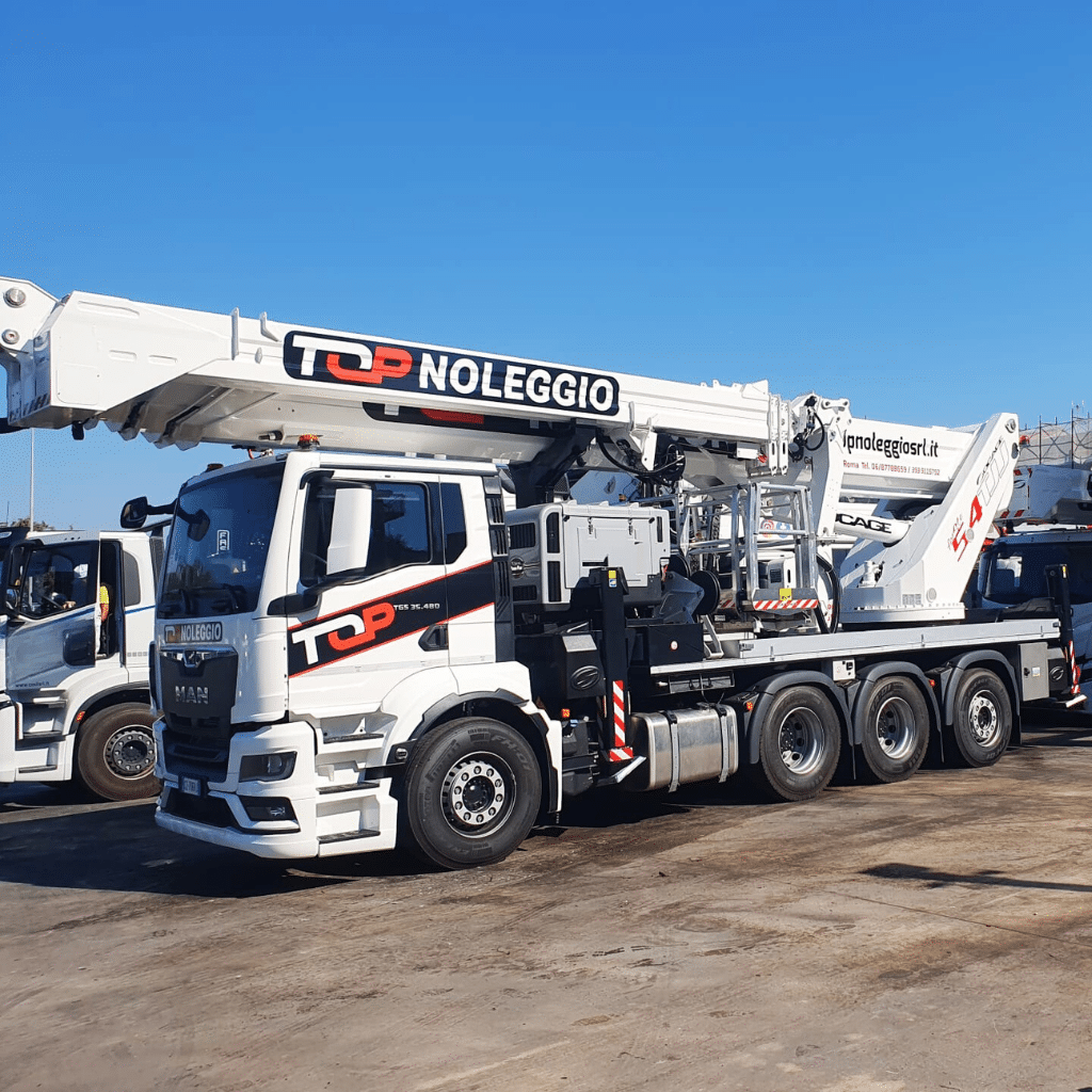 Piattaforma aerea 54 metri Socage in lavoro